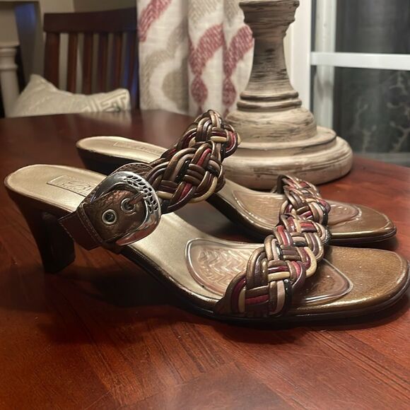Brighton Shoes - Brighton Figi Taupe & Red Sandals - 6 - Good Condition